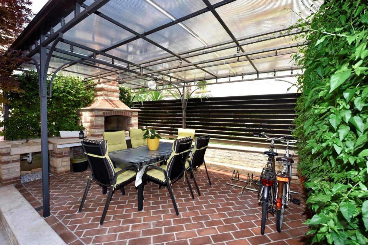 Apartments Lavizatic โปเรช ภายนอก รูปภาพ