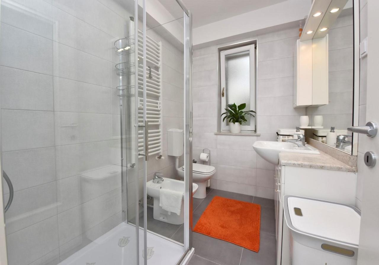 Apartments Lavizatic โปเรช ภายนอก รูปภาพ