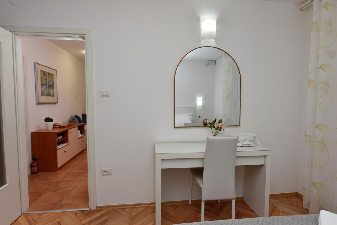 Apartments Lavizatic โปเรช ภายนอก รูปภาพ