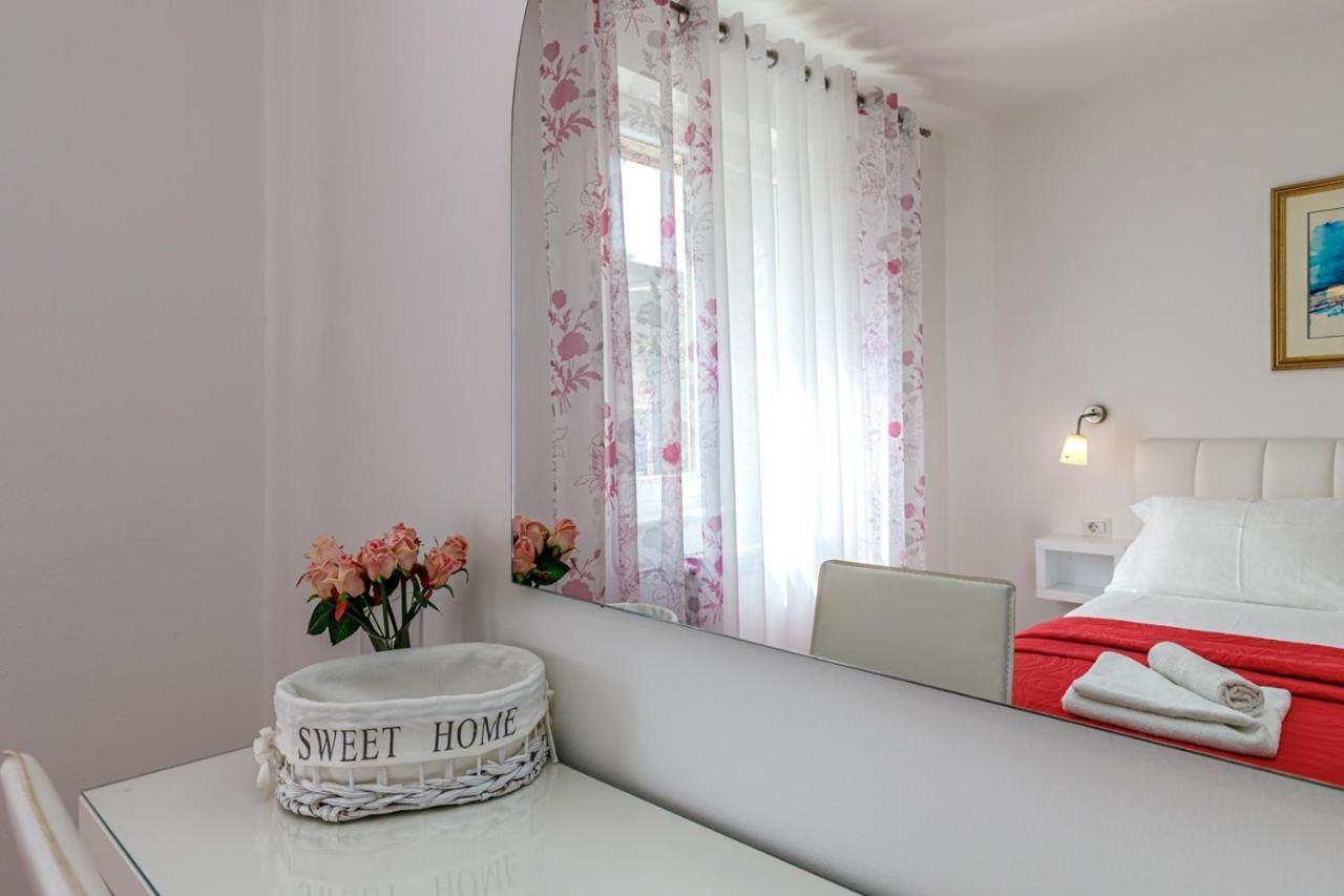Apartments Lavizatic โปเรช ภายนอก รูปภาพ
